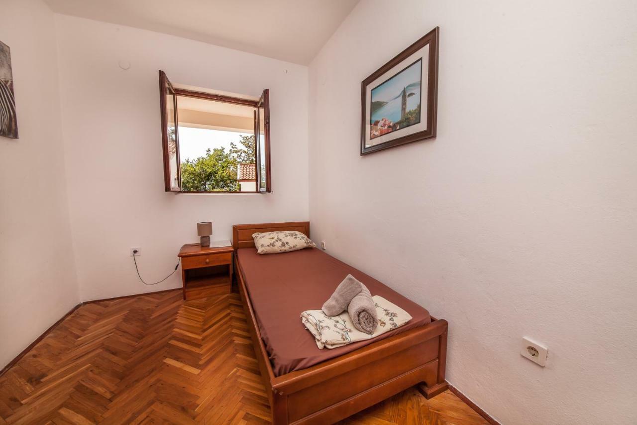 Alex Guesthouse Kotor Luaran gambar
