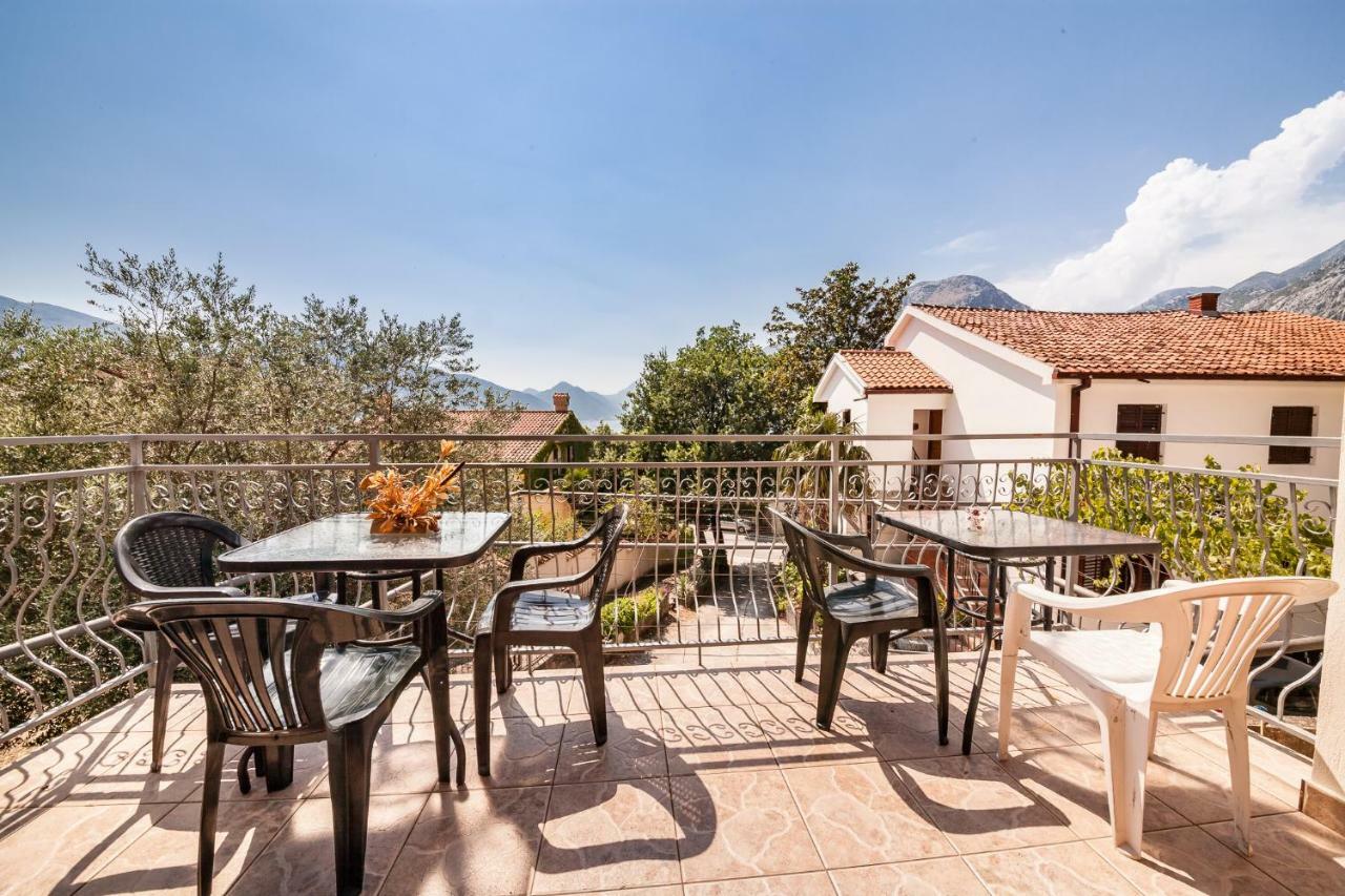 Alex Guesthouse Kotor Luaran gambar
