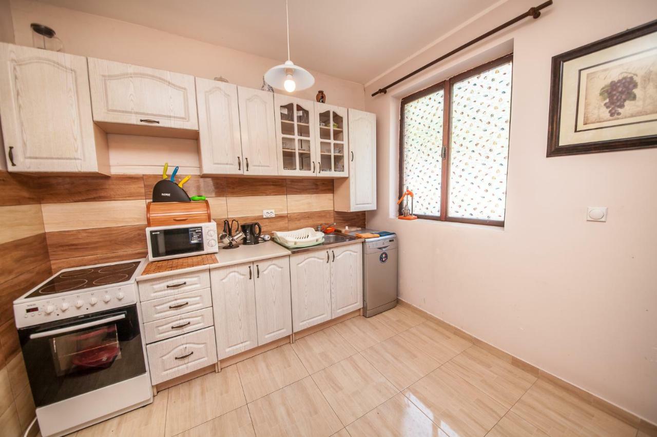 Alex Guesthouse Kotor Luaran gambar