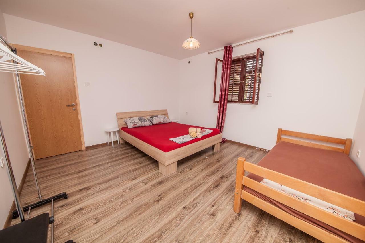 Alex Guesthouse Kotor Luaran gambar