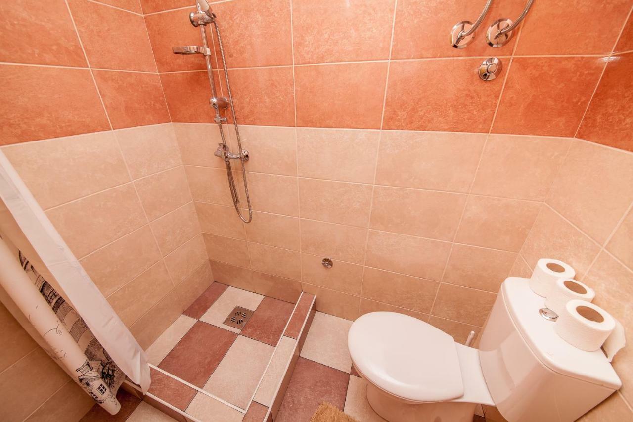 Alex Guesthouse Kotor Luaran gambar